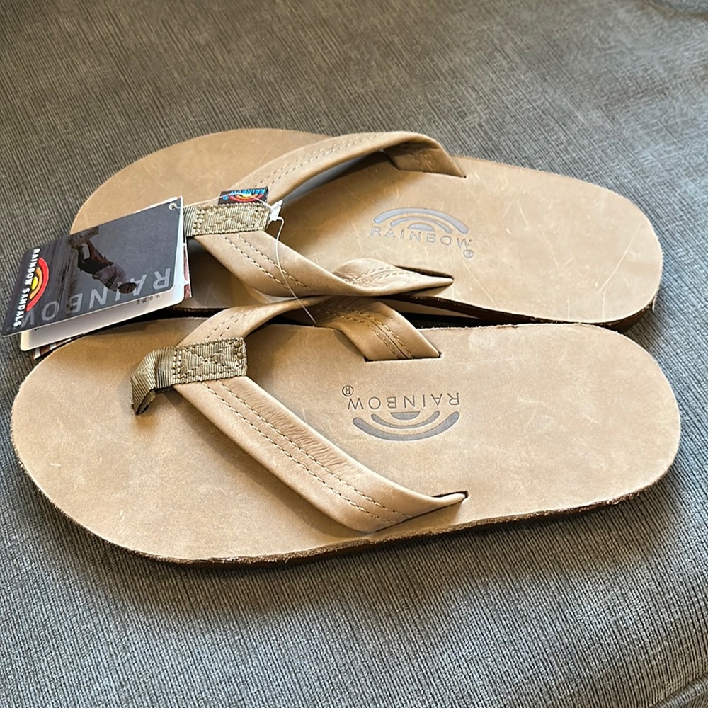 NWT Rainbow sandals, size L